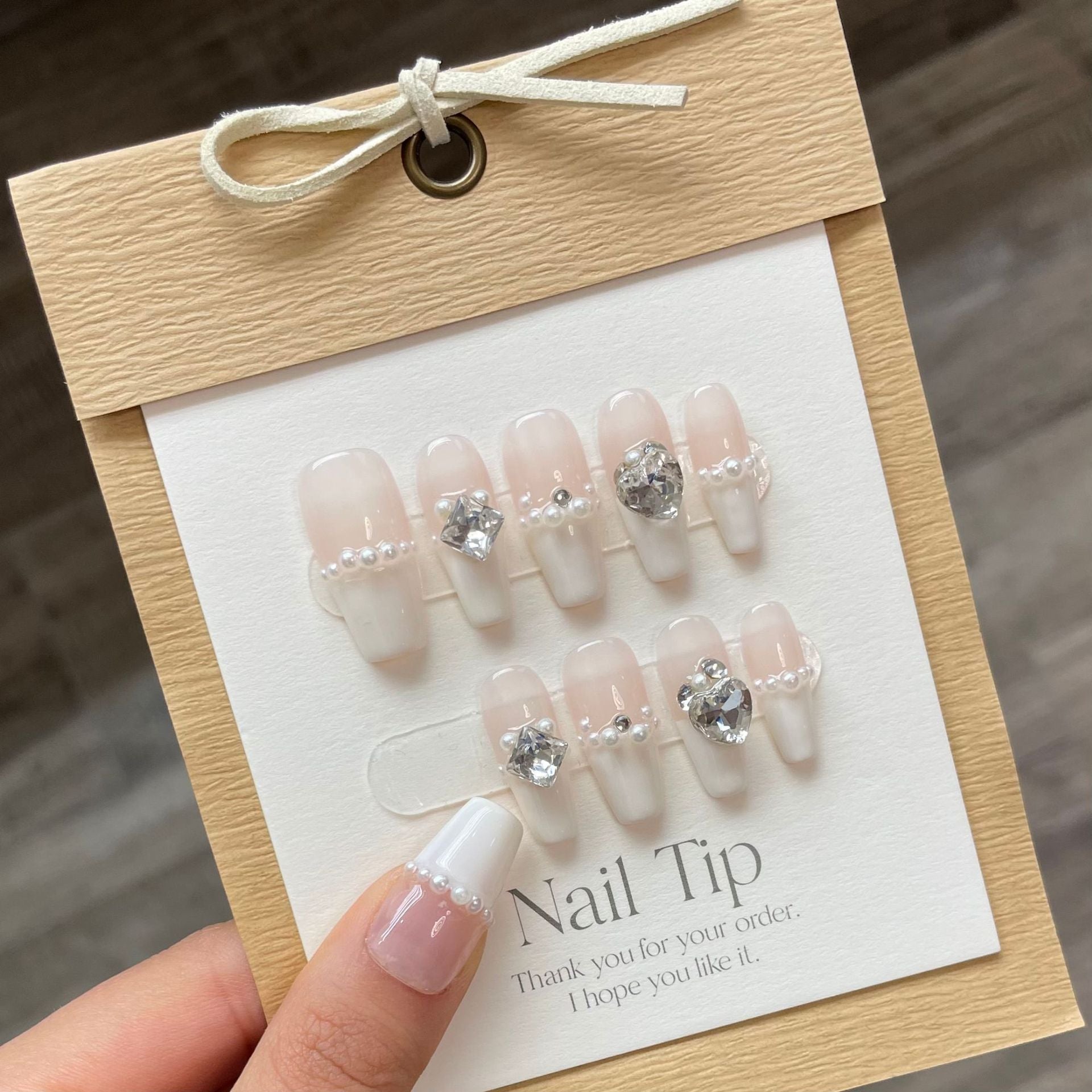 Elevate Your Look with 1024 Handmade Press-On Nails – Instant Glamour at Home