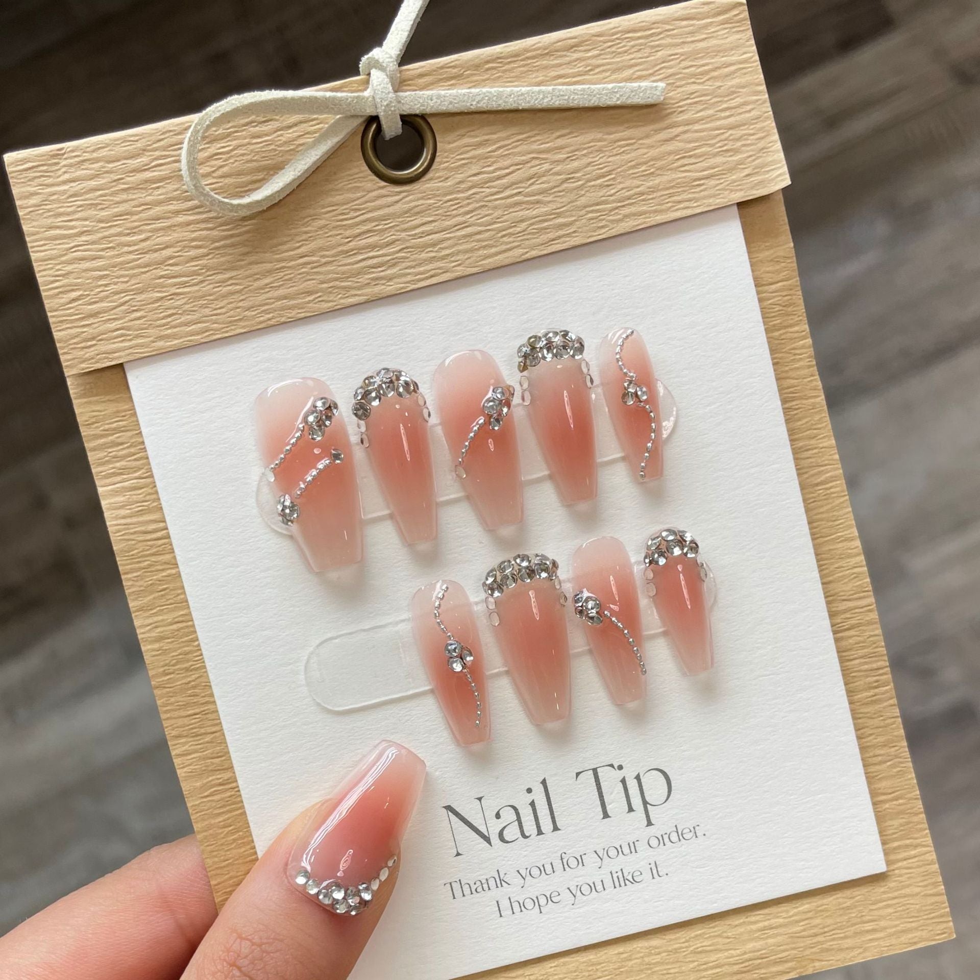 Elevate Your Look with 1024 Handmade Press-On Nails – Instant Glamour at Home